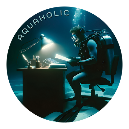 Unisex T-Shirt "AQUAHOLIC"